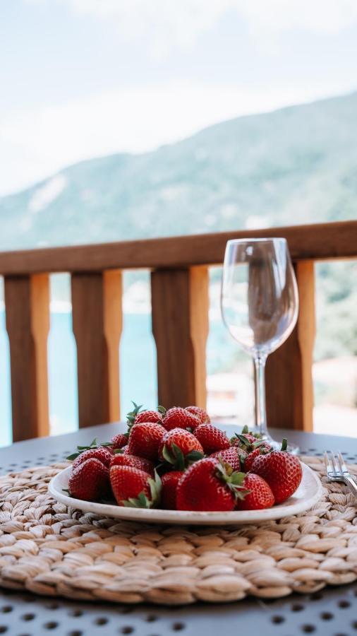 Tellion Suites Ayios Nikitas Bagian luar foto